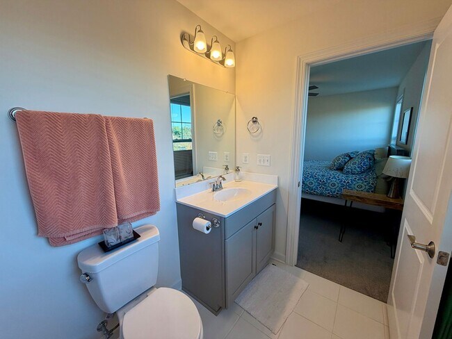 Building Photo - 1078 Delphi Ln