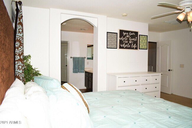 Building Photo - 28324 N 25th Ave