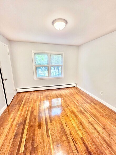 Building Photo - 39 Standish Ave