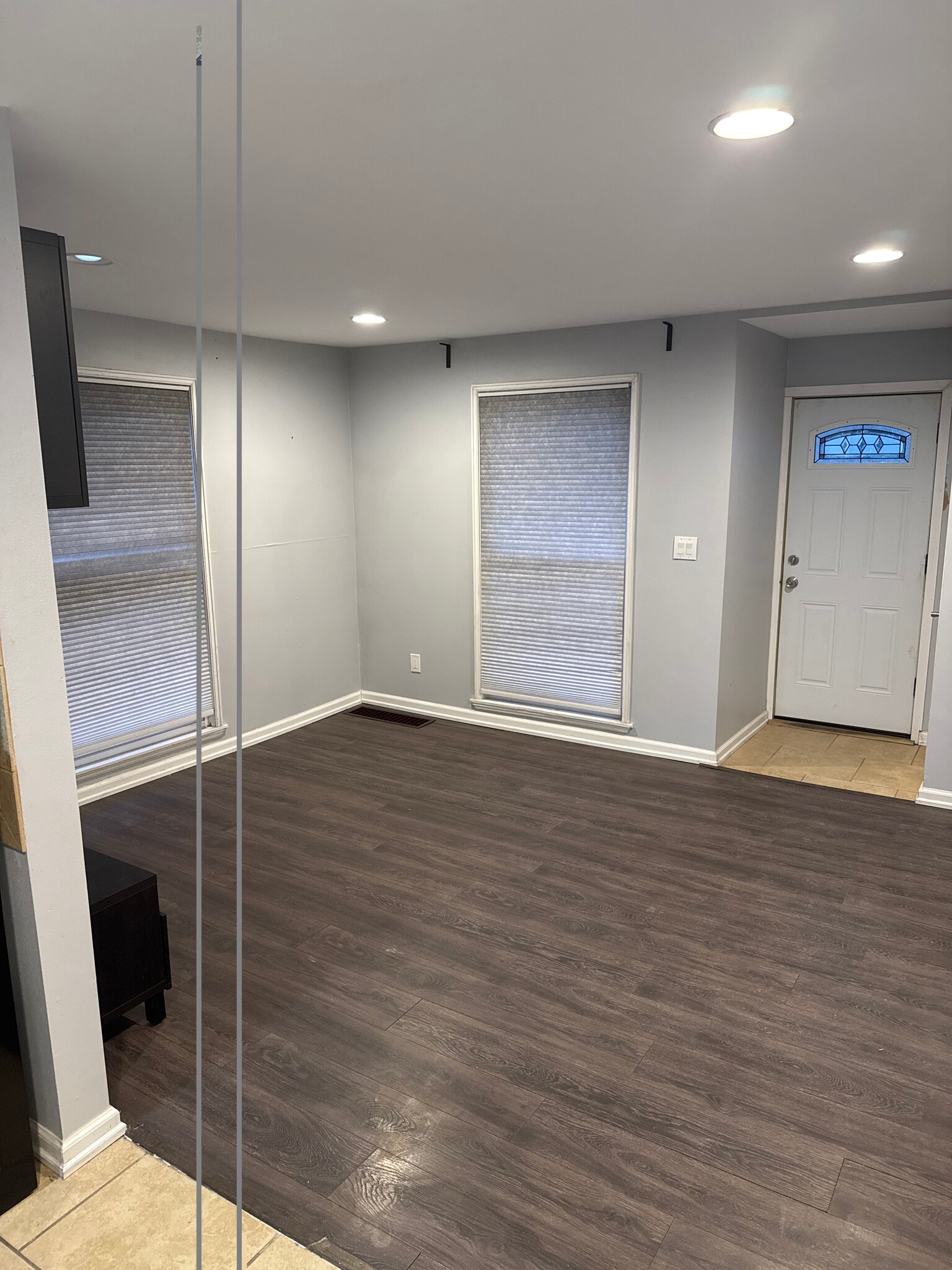 Living Area/ Entertainment Area - 3318 S Quincy Ave