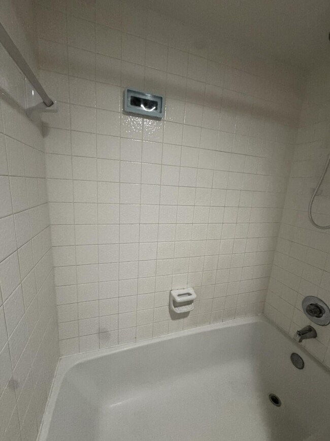 Building Photo - 1526 SE Royal Green Cir