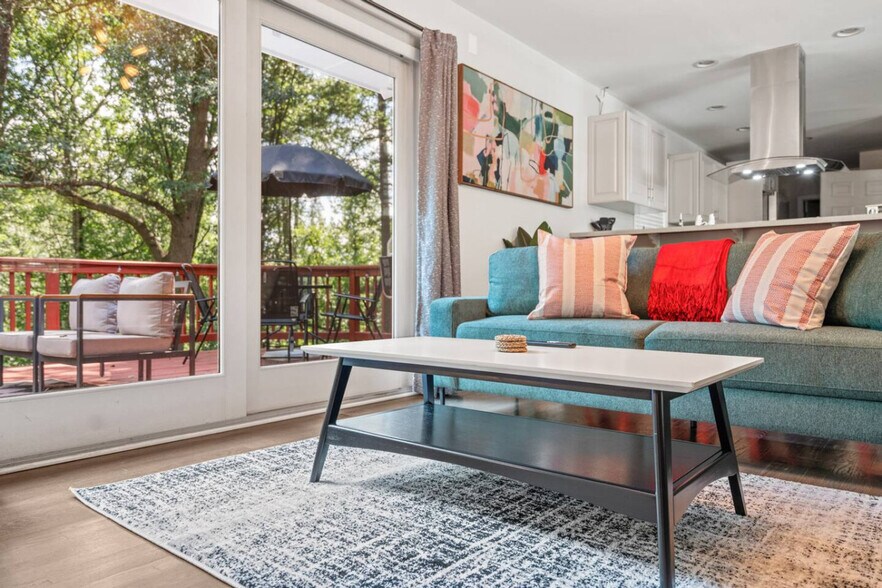 Building Photo - 1618 Cooper Lake Rd SE