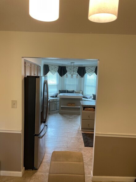 Building Photo - 973 Greencliff Dr