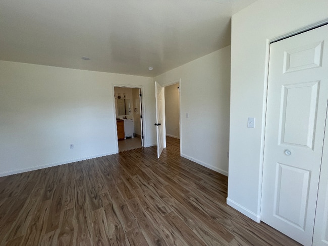 Building Photo - 4660 Fieldbrook Rd