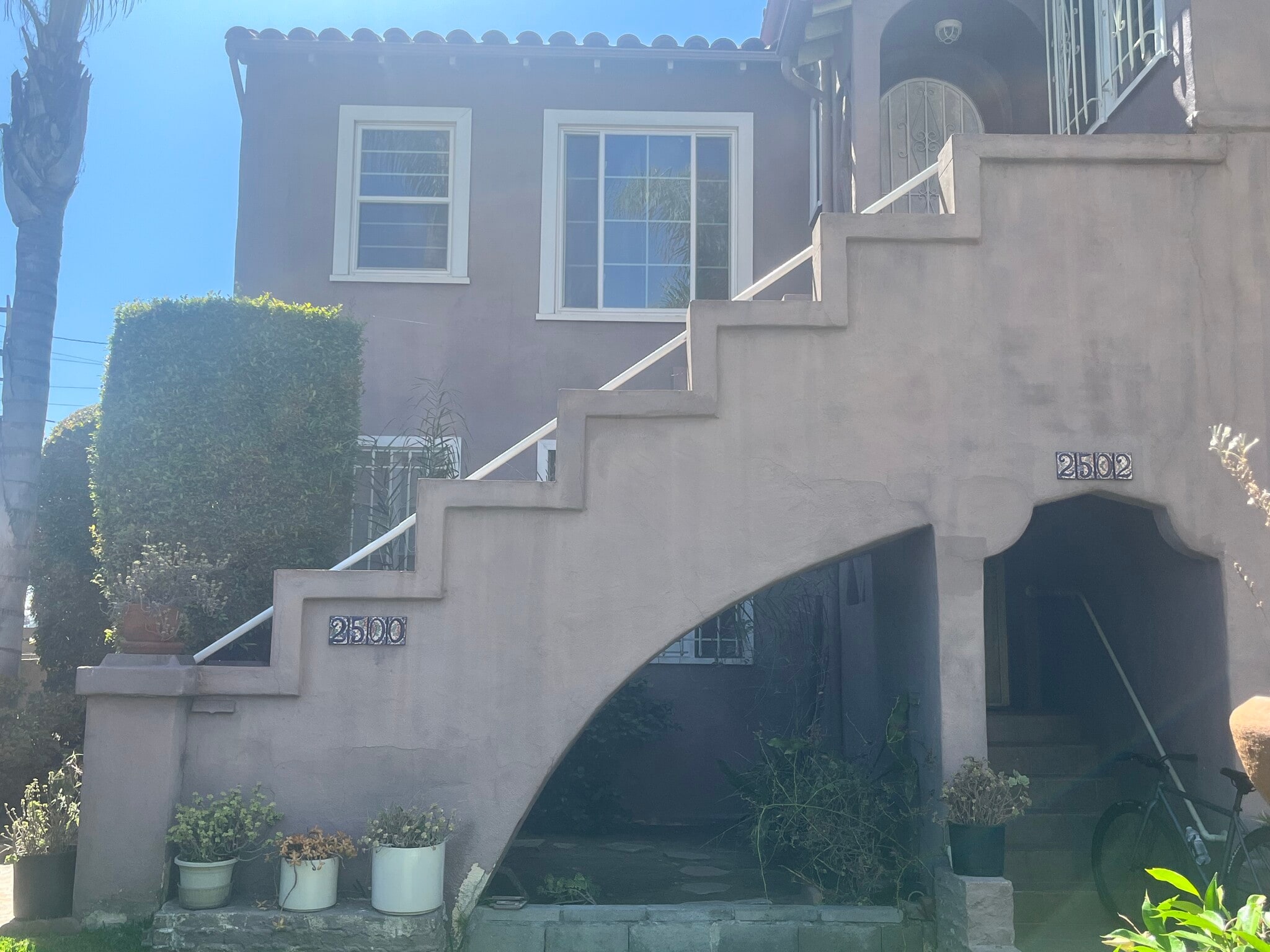 Building Photo - 2500 S Bronson Ave