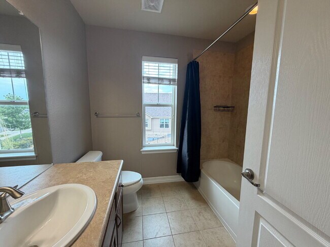 Building Photo - Luxurious 5-Bed Oasis with Scenic Views and Elegant Finishes in Blackstone Country Club, Includes...