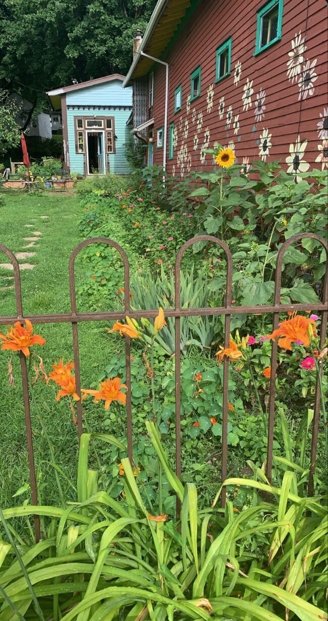 Building Photo - 3 Meadow St