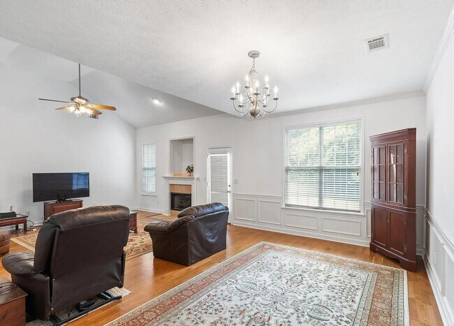 Building Photo - 3513 Seneca Ave