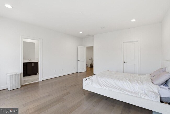 Building Photo - 20246 Northpark Dr