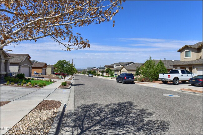 Building Photo - 7528 Wolf Creek Dr