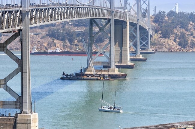 Building Photo - 501 Beale St