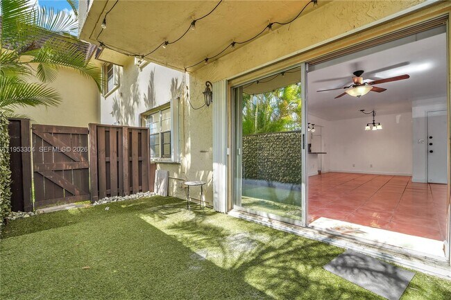 Building Photo - 13720 SW 90th Ave