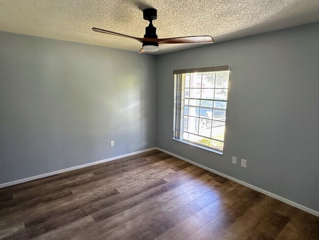 Building Photo - 1002 Wolf Trail