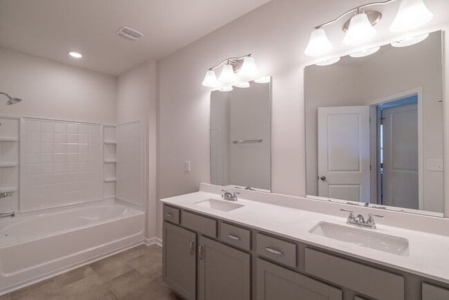 Building Photo - Beautiful Brand New 3 Bedroom 2.5 Bath Townhome in Hickory Glen!