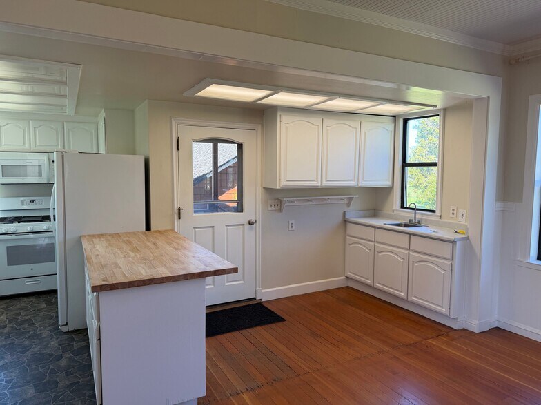 Building Photo - 1789 Cooper Rd