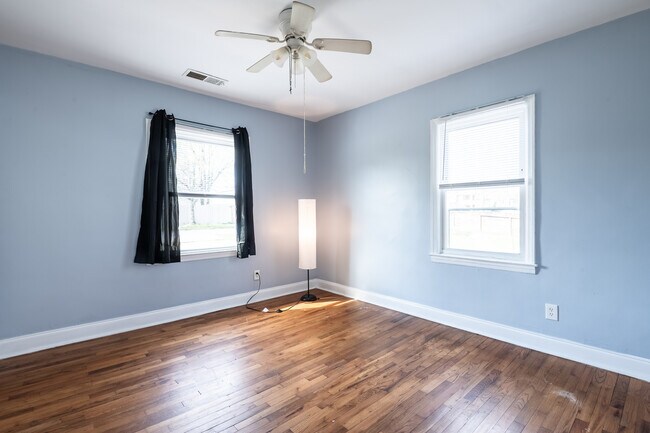 Building Photo - 1443 Venetian Dr SW