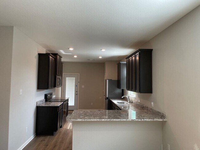 Building Photo - 109 Declaration Ln