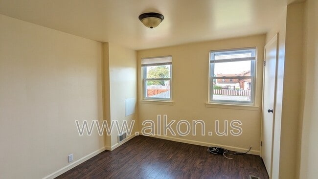 Building Photo - 4302 Stanley St