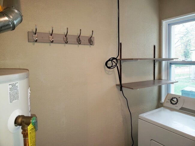 Building Photo - 2803 Normandy Rd