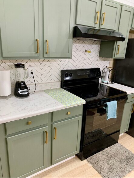 Building Photo - 4220 10th Ave