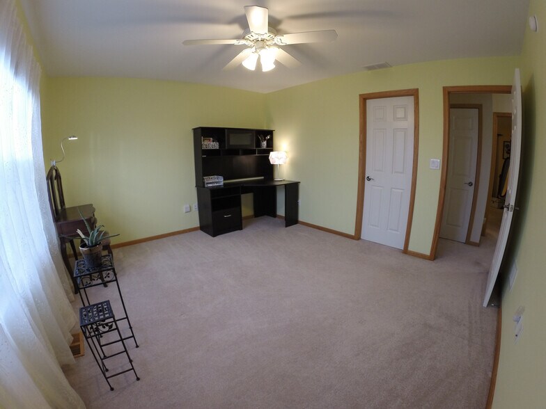 Building Photo - 1822 Aspen Ct