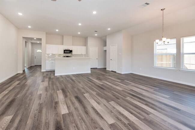 Building Photo - 1683 Rd 3556
