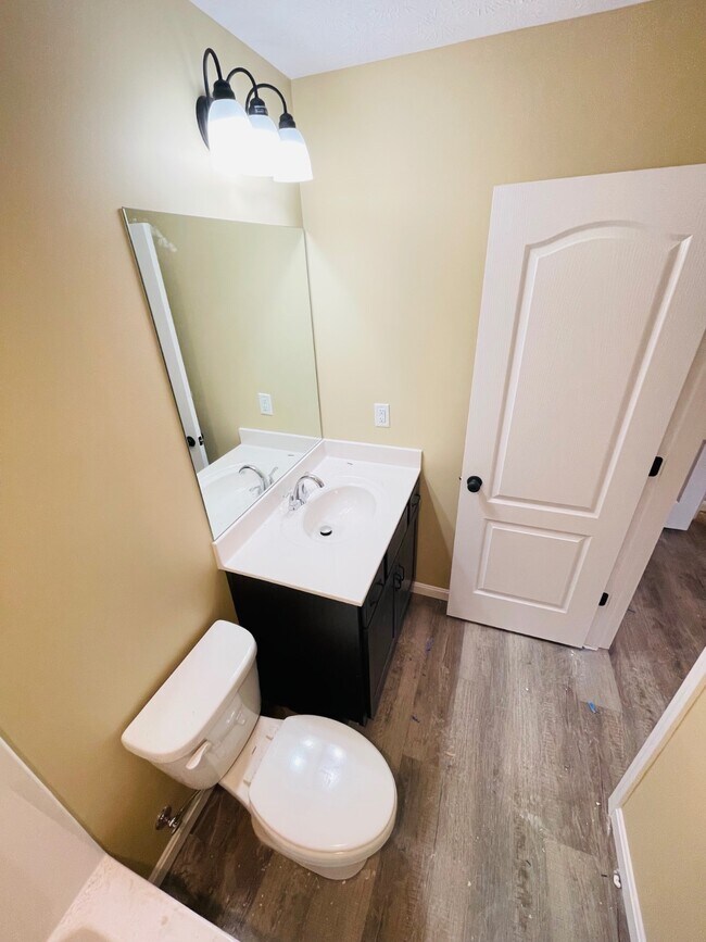 Building Photo - 106 Diane Ct