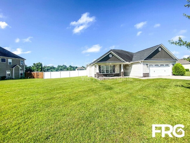 Building Photo - 203 Carew Dr
