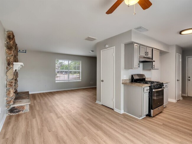 Building Photo - 4003 Swinden Dr