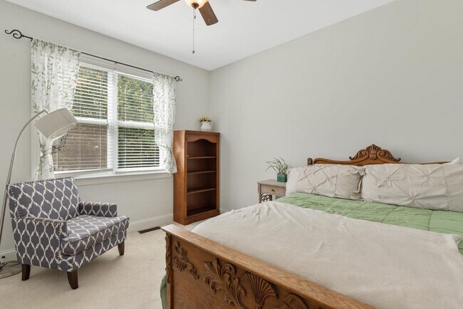 Building Photo - Gorgeous Wake Forest Home!