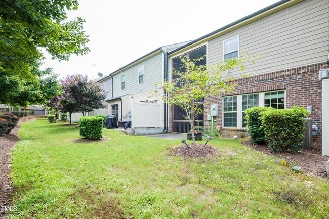 Building Photo - 533 Fumagalli Dr