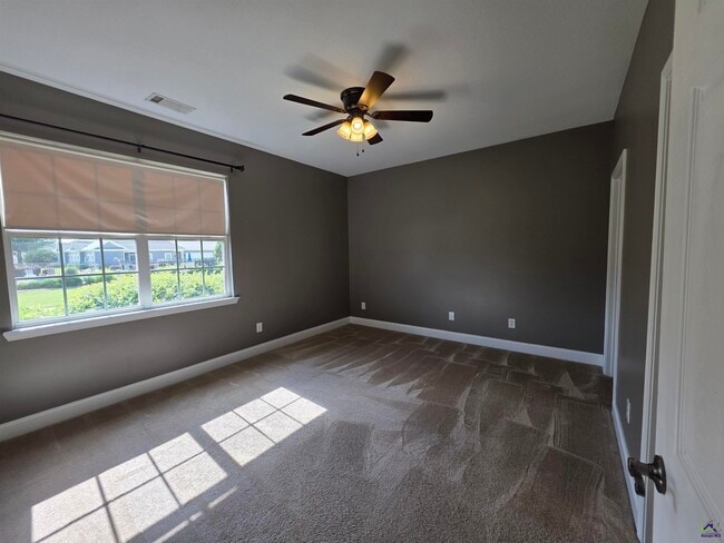 Building Photo - 412 Nandina Ct