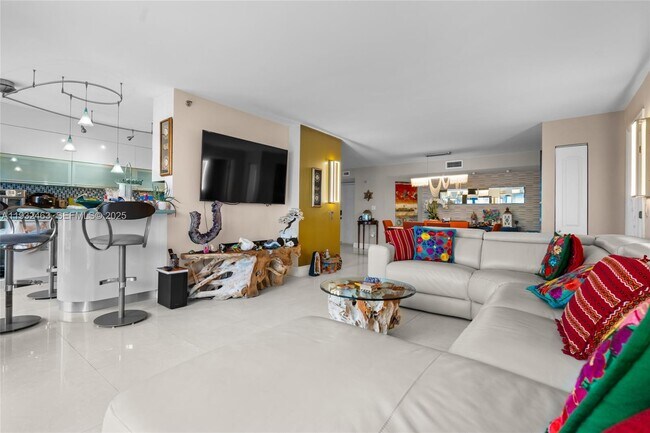 Building Photo - 1201 S Ocean Dr