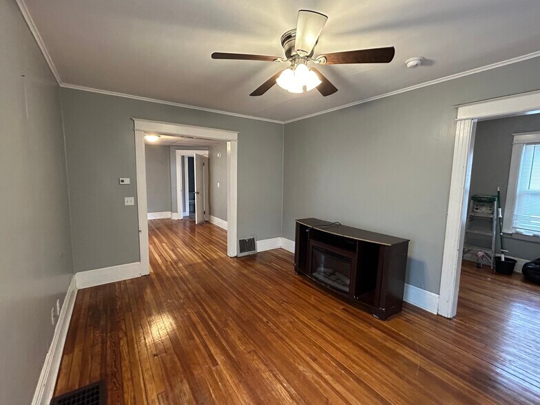 Building Photo - 659 Seward St