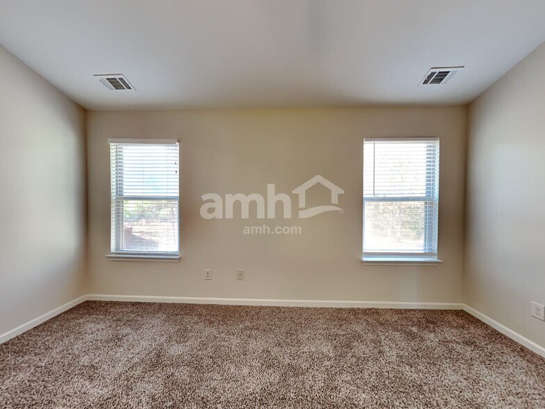 Building Photo - 812 Whitfield Oak Rd