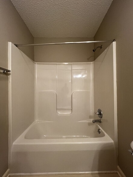 Building Photo - 3427 Poplar Hill