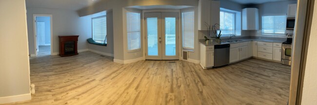 Building Photo - 1041 Cobalt Ln