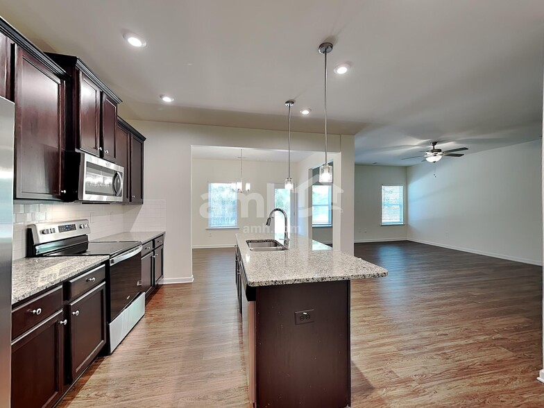 Building Photo - 701 Woodall Rd