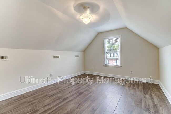 Building Photo - 902 Kiwi Ln