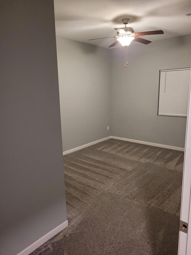 Building Photo - 10613 E Conifer St