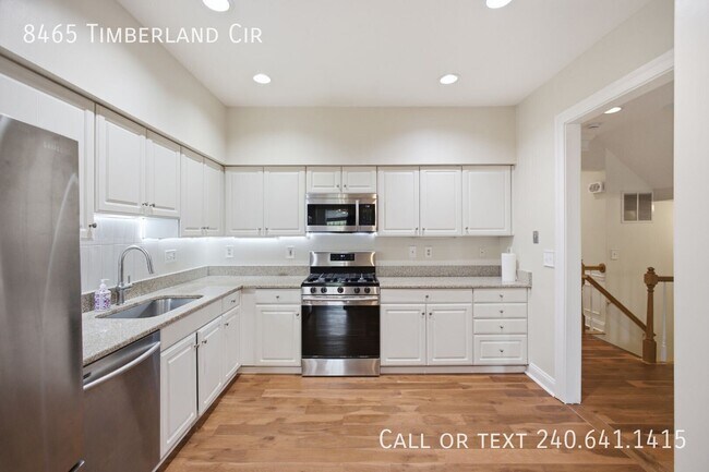 Building Photo - 8465 Timberland Cir