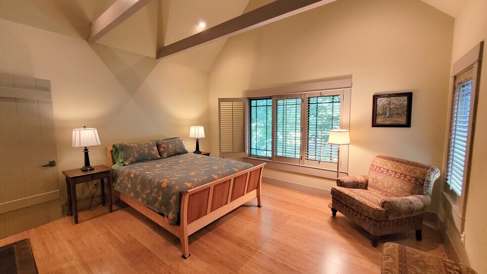 Building Photo - 671 N Sequoyah Dr