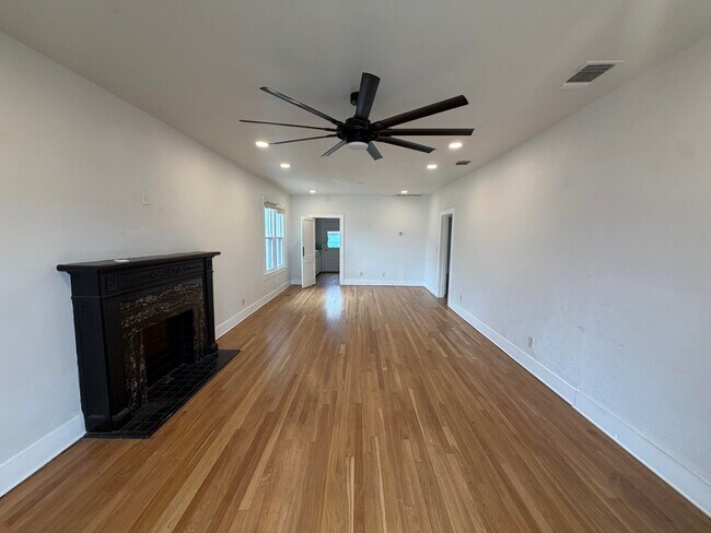 Building Photo - 2206 16th St