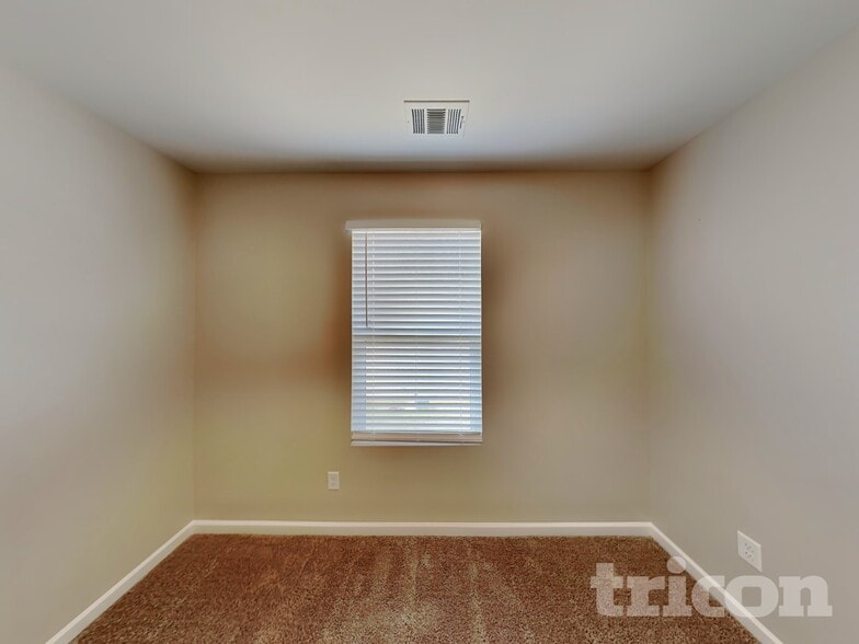 Building Photo - 2063 Neill Ln