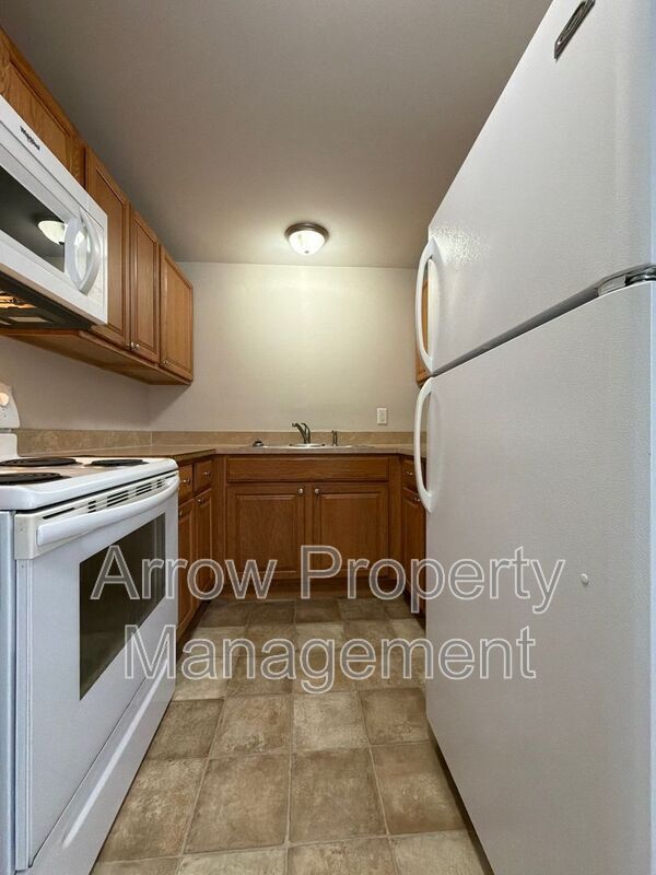 Building Photo - 5443 Benton St