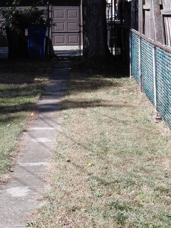 Building Photo - 7612 S Artesian Ave