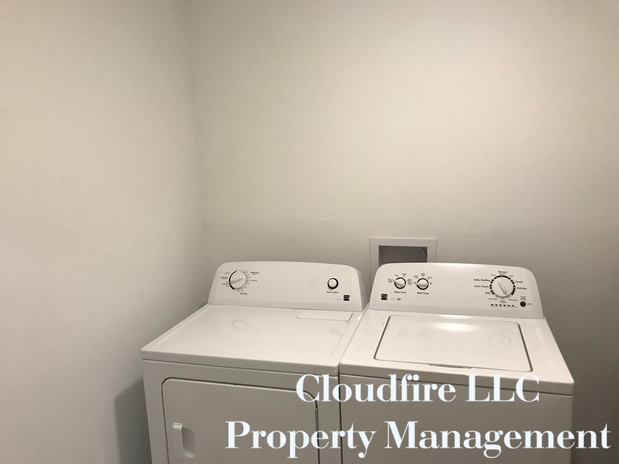 Building Photo - 201 James Cir