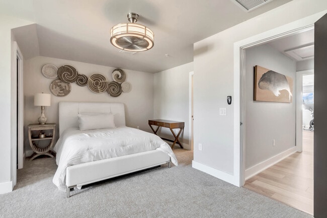 Building Photo - 428 W Swoope Ave