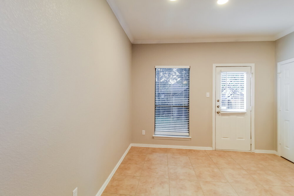 Building Photo - 12112 Walden Wood Dr