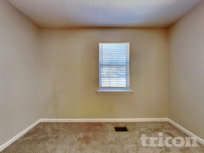 Building Photo - 4684 Woodglen Ct